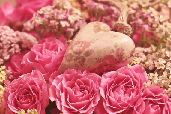 ハートとピンクの花